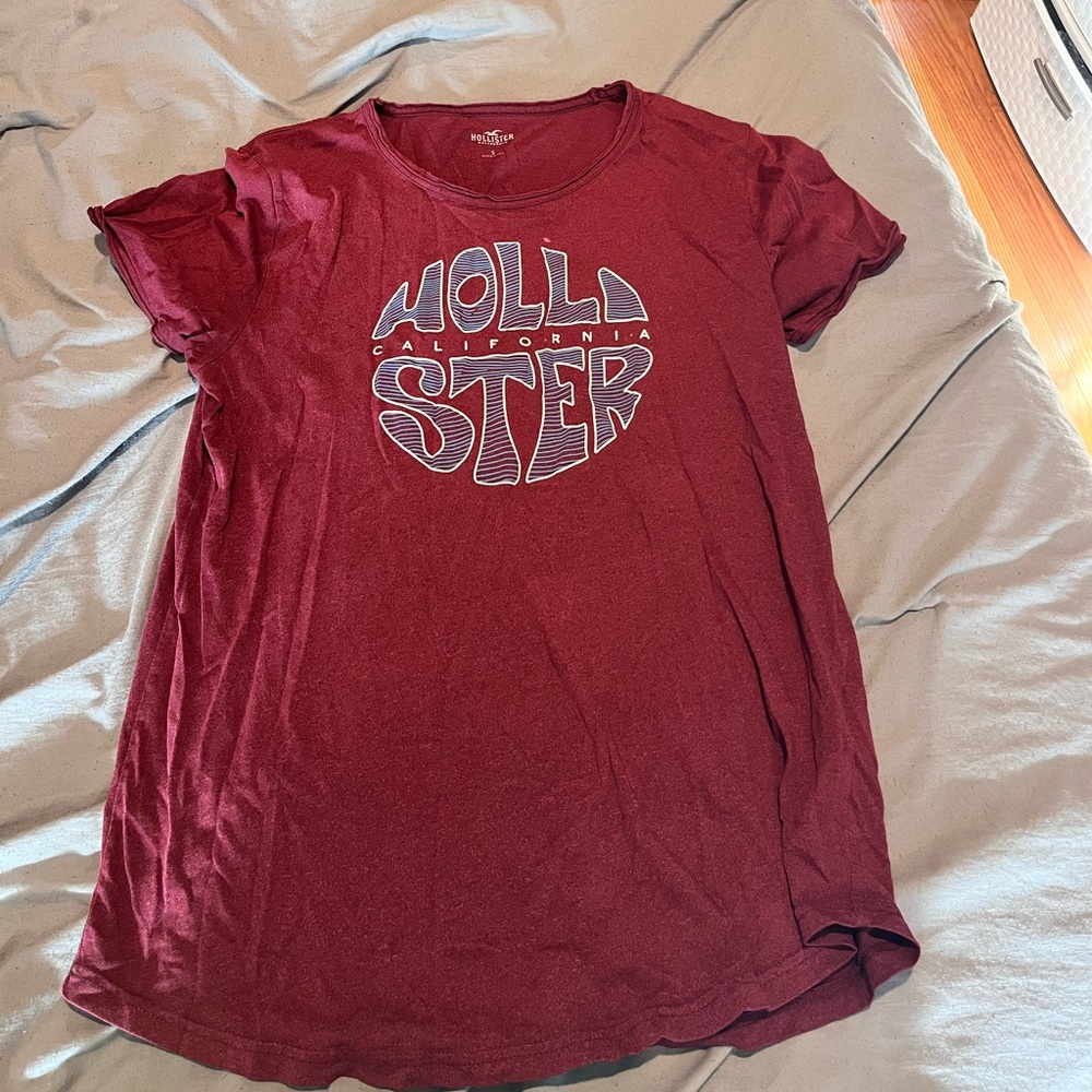 Hollister Burgundy Crew Neck Tee